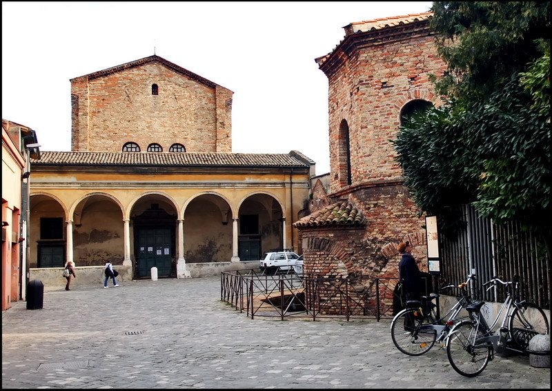 >Церковь Святого Духа и Крещальня ариан - Chiesa dello Santo Spirito е Battistero degli Ariani