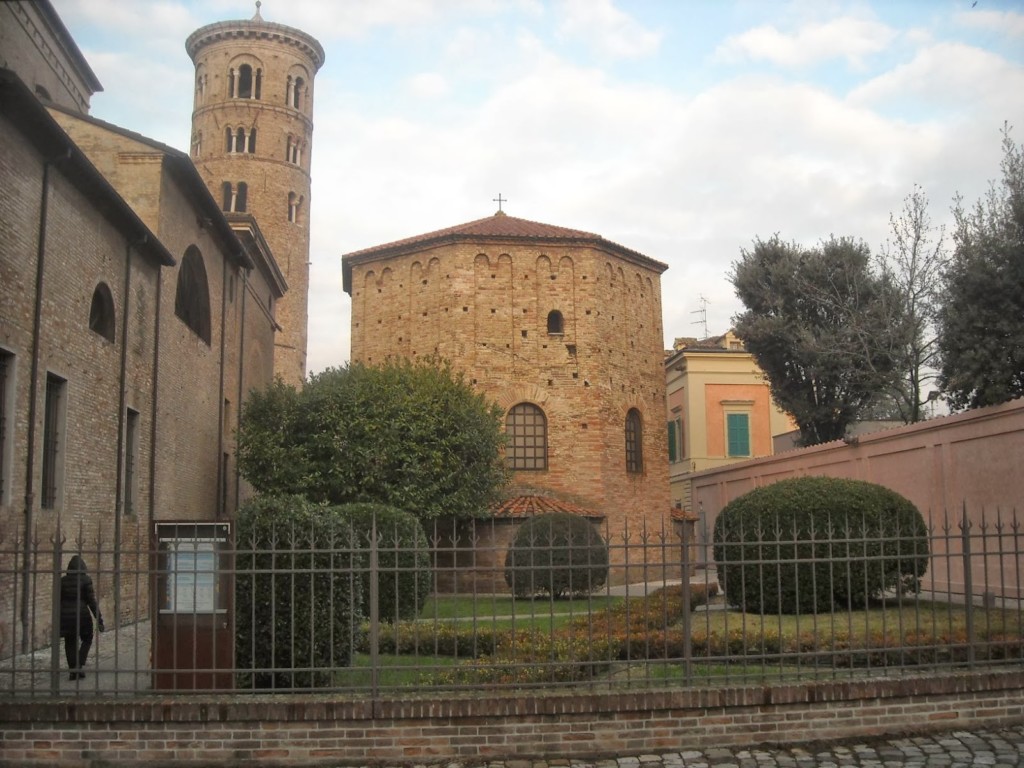 Церковь Святого Духа и Крещальня ариан — Chiesa dello Santo Spirito е Battistero degli Ariani